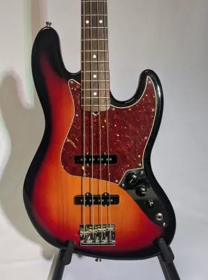 Fender - American Professional II Jazz Bass, Rosewood Fingerboard - 3-Colour Sunburst 2